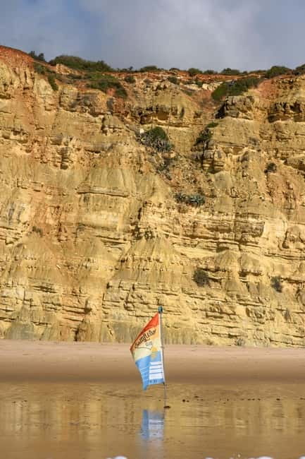 1 day surf lesson - The wetsuit, the board, and how the gear shapes your first waves
