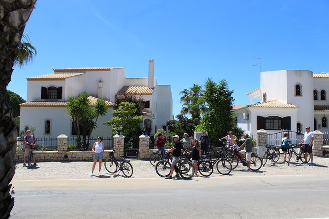 3H Guided Bike Tour in Vilamoura - Cupertino Miranda statue and how the guide ties the loop together