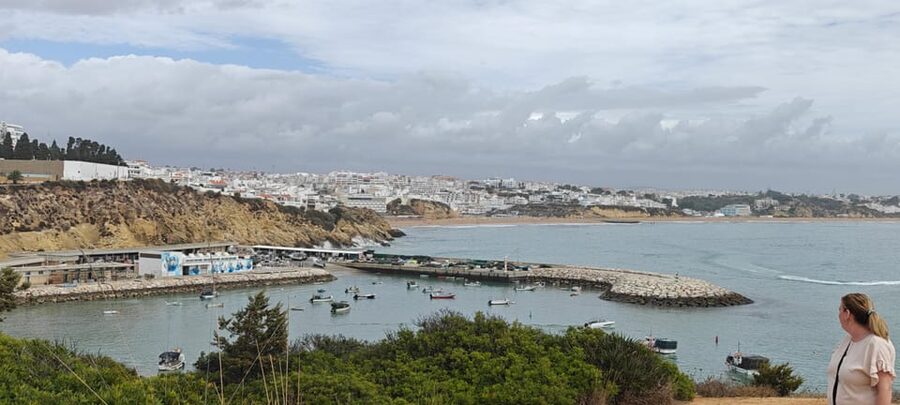 Albufeira: Albufeira Marina & west coast Tour 1.5h - The lighthouse stop that turns views into perspective