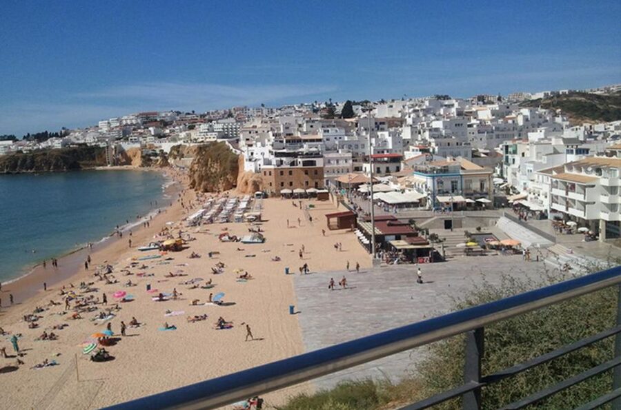 Albufeira: Beaches, Old Town, and Salgados Lagoon Jeep Tour - Marina, Boats, and a Clifftop Lighthouse Photo Moment