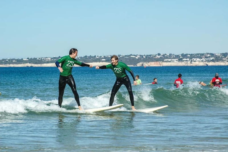 Albufeira: Beginner Surf Lesson - Equipment, wetsuits, and staying comfortable in the water