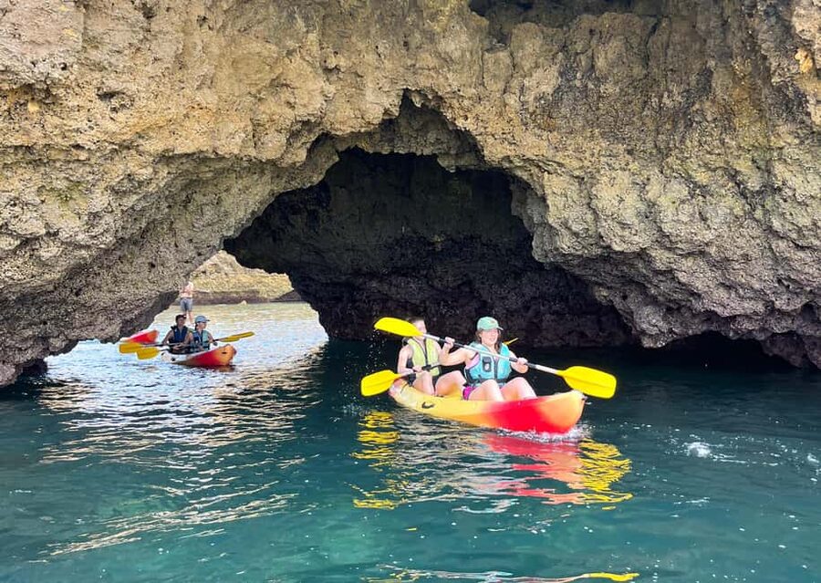 Albufeira: Caves and Cliffs Kayaking Tour - Where It Starts: Finding Praia do Castelo Like a Local