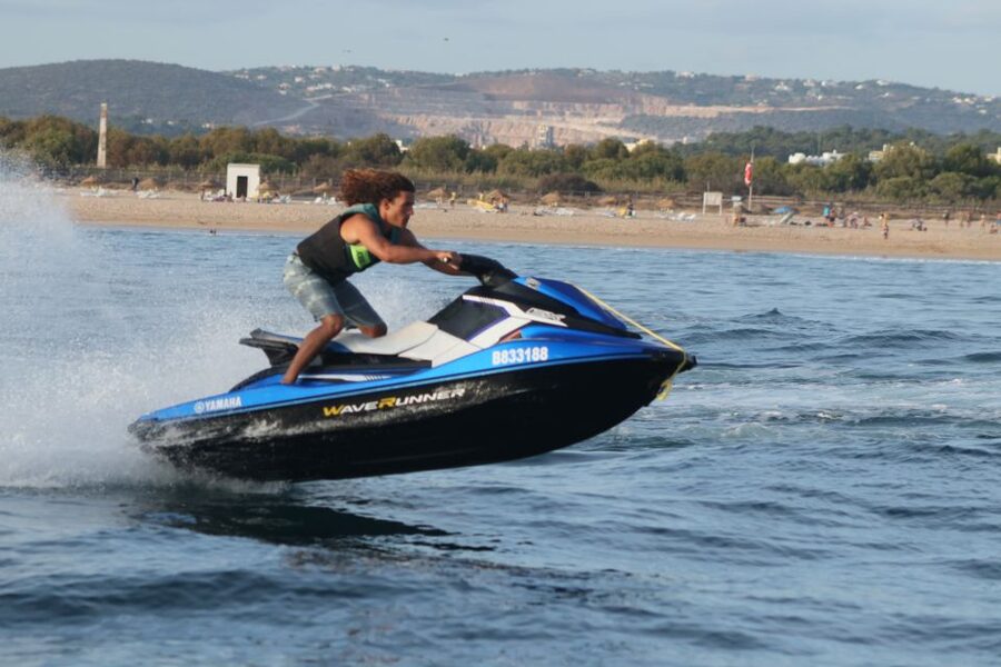 Albufeira: Jet Ski Rental - Your safety rules: closed circuit riding and no phones