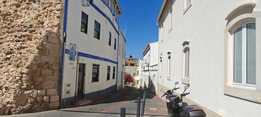 Albufeira: Old Town 1.5h - Why the yellow tuk tuk works so well in Albufeira Old Town