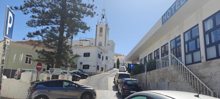 Albufeira: Old Town 1.5h - The 1.5-hour plan: rolling stories, stops for photos, and the viewpoint payoff