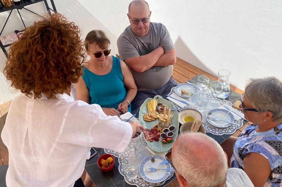 Albufeira/Porches/Vilamoura: Wine Tasting with Tapas & Music - What to bring, and how to avoid the common discomforts