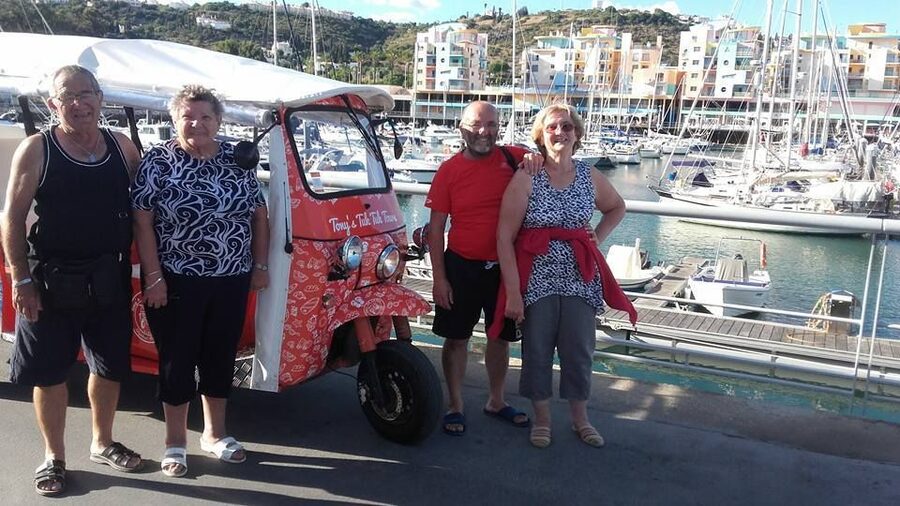 Albufeira: Private Tuk Tuk Tour - Old Town and New Town stops that help you get your bearings fast