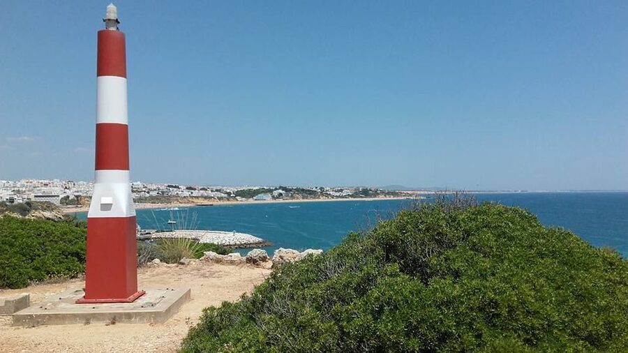 Albufeira: Private Tuk Tuk Tour - Meeting point, pickup, and how the 2-hour format works