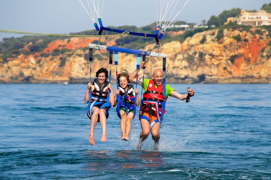 Albufeira: Single, Double or Triple Parasailing Tour - Price and Value: Is $35 Worth It?