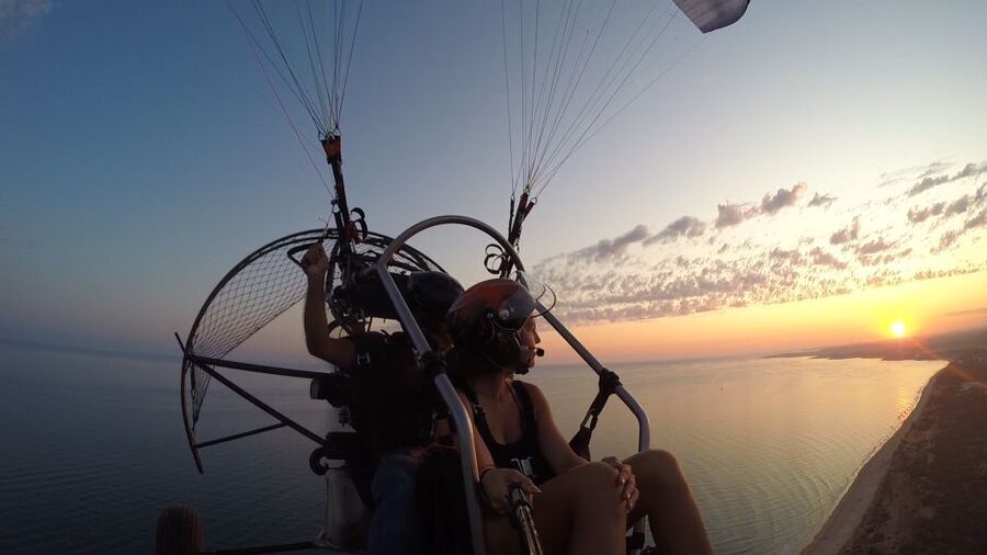 Albufeira: Sunset Paragliding Flight - Gear and safety briefing, before you feel the rush