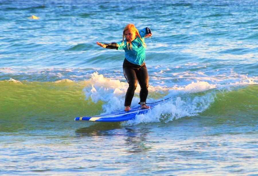 Albufeira: Surfing Lesson at Galé Beach - Galé Beach and the Setup: Meeting the surf4fun team