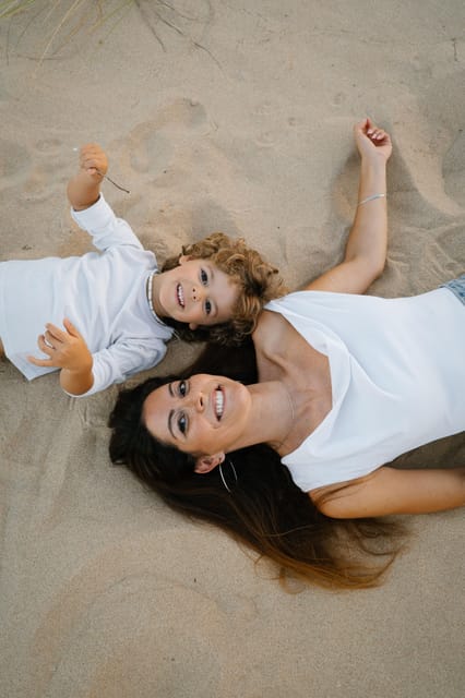 Algarve: 1 hour Couple & Family Photoshoot - The Meeting Point Approach and How the Session Starts