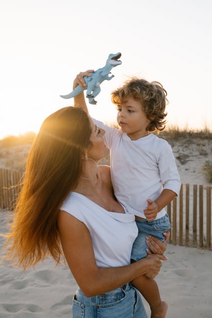 Algarve: 1 hour Couple & Family Photoshoot - Planning Your Location and Timing With Renske