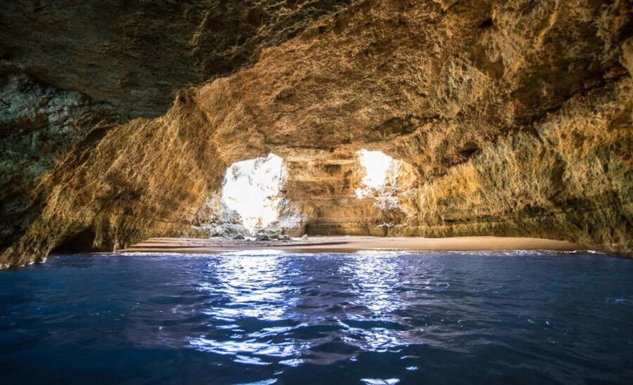 Algarve: Benagil Caves Open Speedboat Tour - Your 2.5 hours in order: from Vilamoura waters to cave time