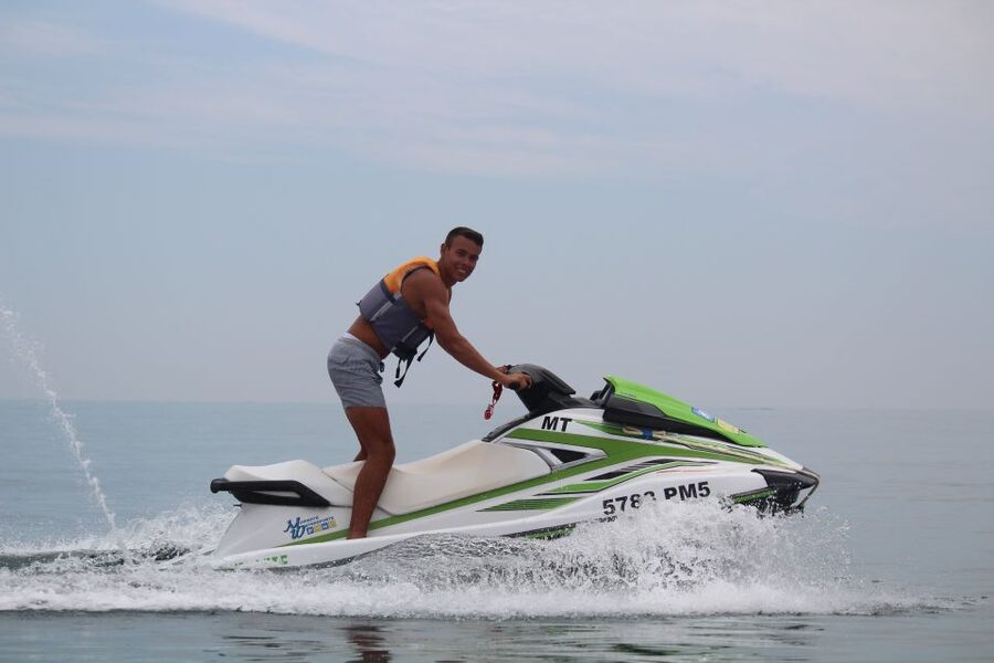 Algarve: Jet Ski Rental in Armação de Pêra - Language and vibe: private group, clear instruction, mixed checkpoint tone