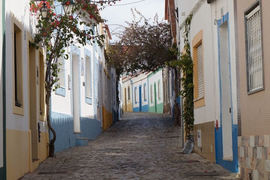Algarve: Landscapes, Pottery, and Winery Tour - Porches Pottery: where the art is actually made