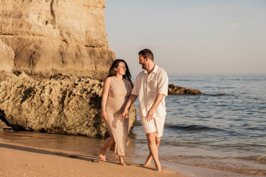 Algarve: Photoshoot for couple, family, portrait - Price and Value for a Private Group Up to 5