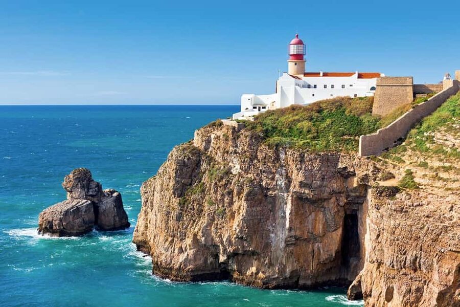 Algarve: Silves, Lagos and Cape St. Vincent in French - The Coach Ride South to Cabo São Vicente, and Why Mist Matters