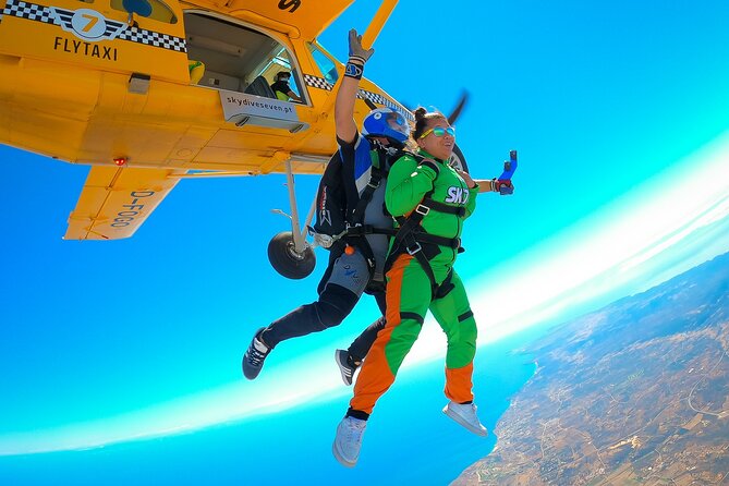 Algarve Tandem Skydive 15.000ft - Price and value: is $264.95 a good deal for a 15,000-foot jump?