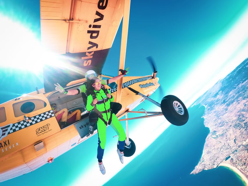 Algarve: Tandem Skydiving Adventure 15,000 to 10,000 Feet - Booking, age, weight limits, and the rules you should check twice