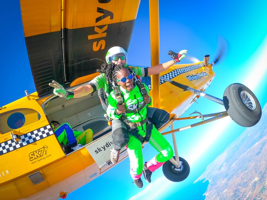 Algarve: Tandem Skydiving Adventure 15,000 to 10,000 Feet - Instructor languages and the comfort factor when your nerves show up