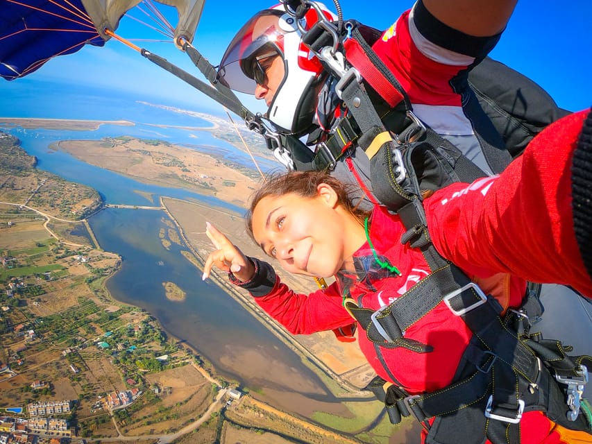 Algarve: Tandem Skydiving Adventure 15,000 to 10,000 Feet - Getting to Skydive Seven at Aerodromo Municipal de Portimão, and what your first hour feels like