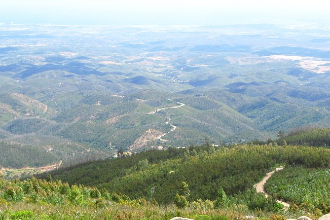 Algarve wine tour and mountain top trip with lunch or dinner at sunset time - Lunch or dinner on a mountain top, picked for sunset timing