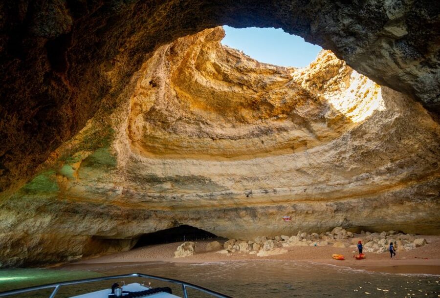 Armação de Pêra: Benagil Caves and Secret Beaches Boat Trip - Timing, tides, and fog: what can change on the day