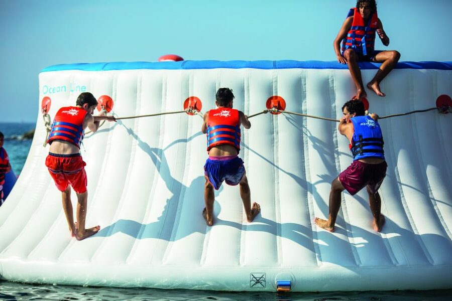 Armação de Pêra: Inflatable Waterpark Entry Ticket - Inflatable Obstacle Fun on Praia de Armação de Pêra, What You’ll Actually Do