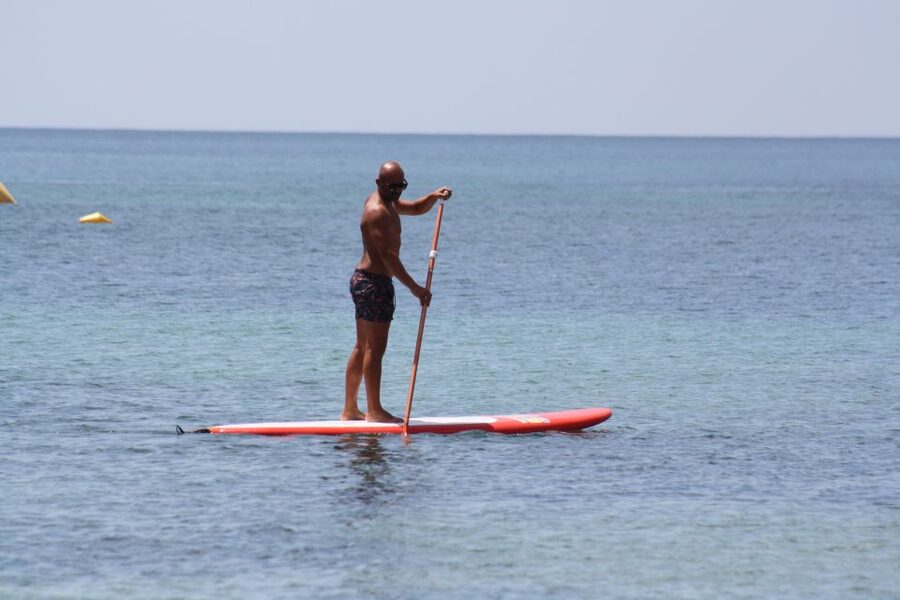 Armação de Pêra: Stand Up Paddle Hire - Hire Mode vs Guided Tour: Two Ways to Enjoy the Same Water