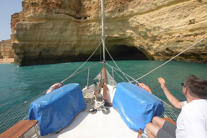 Benagil Coastline Tour - Allboat - Benagil caves by auxiliary boat: the optional extra that depends on the sea