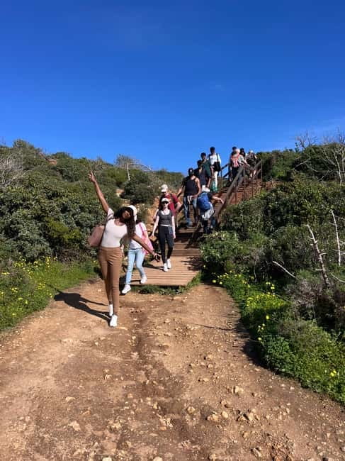 Benagil: Guided hike tour on the 7 Hanging Valleys Trail - Getting there: meeting at Praia da Marinha and staying on time