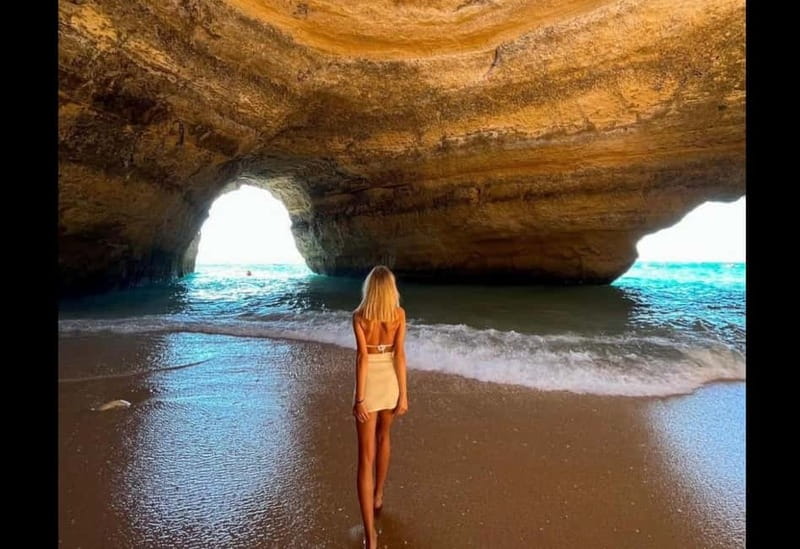 Benagil: Guided Kayak Tour inside caves and Praia da Marinha - Why Benagil caves feel different when you paddle in