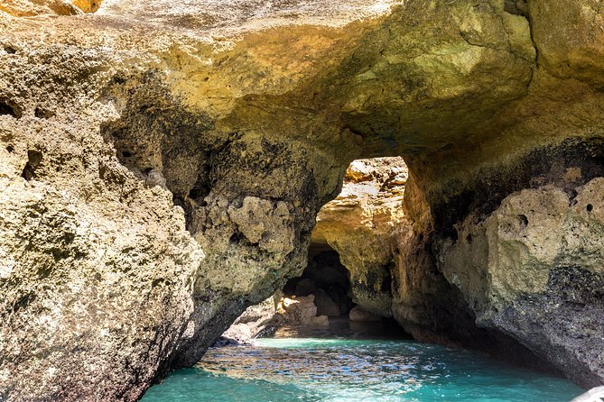 Benagil Long Boat tour (From Carvoeiro to Praia da Marinha) - Small Boat vs Bigger Boats: Why the Vessel and Crew Get So Much Credit