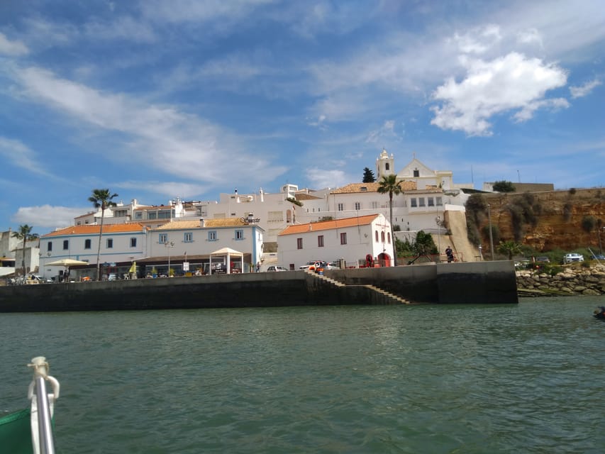 Benagil: Passeio 2 horas de Barco a Gruta de Benagil - Booking, weather, and what you should do on the day