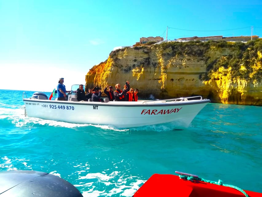 Benagil: Passeio 2 horas de Barco a Gruta de Benagil - Why this Benagil boat tour feels different than a quick sighting