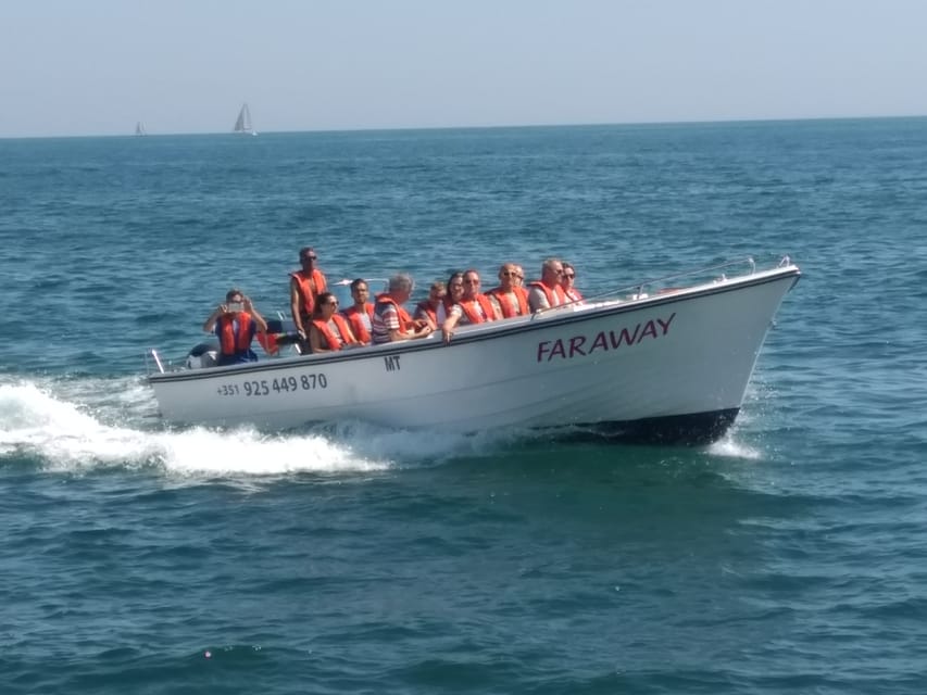 Benagil: Passeio 2 horas de Barco a Gruta de Benagil - Entering Benagil caves by boat: the practical reality of what you will feel