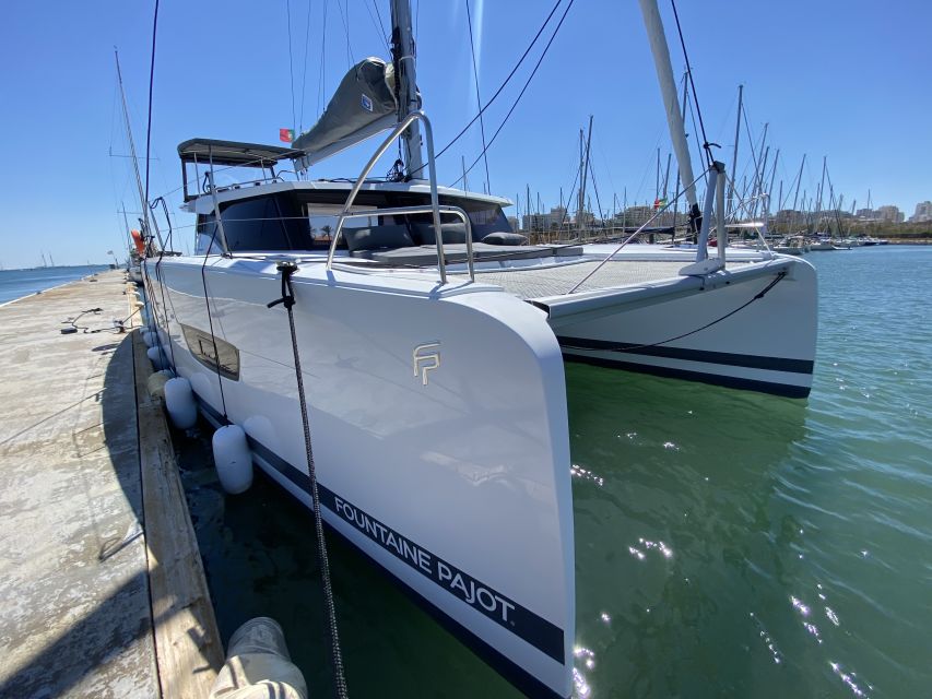 Boat in Algarve - Luxury Catamaran - Portimão - Benagil caves: why this stretch of coast keeps stealing the show