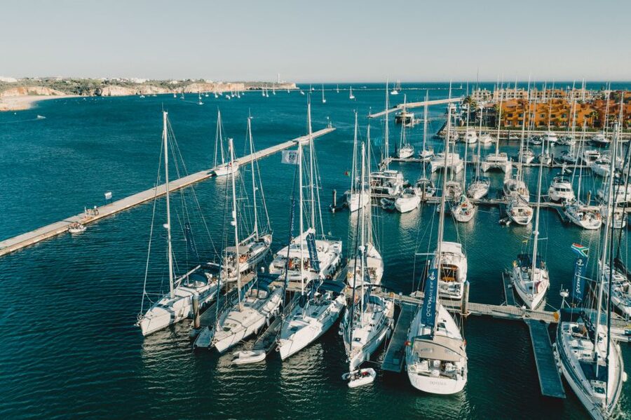Boat in Algarve - Luxury Catamaran - Portimão - Praia da Marinha and Carvoeiro: rock formations that look better up close