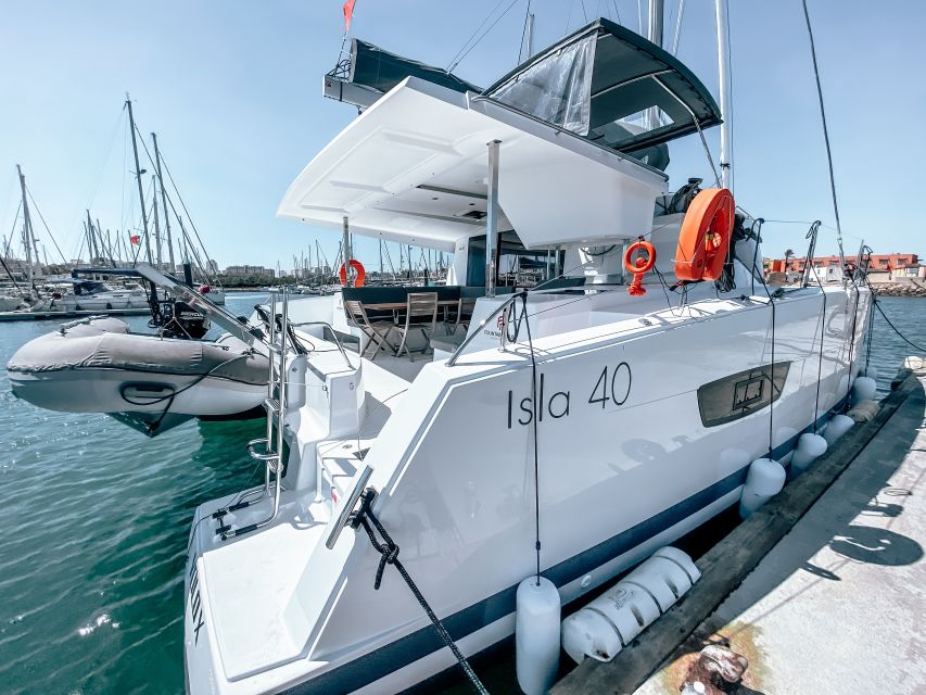 Boat in Algarve - Luxury Catamaran - Portimão - Ponta João d’Arens and the Ferragudo and Praia da Rocha choices