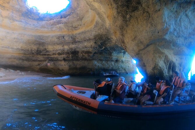 Boat trip to the caves of Benagil - Why the group size matters more than you think
