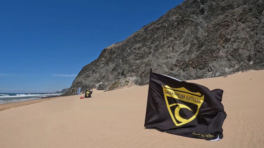 Carrapateira: Surf Lesson - Meet at Carrapateira Extreme Tours and get geared up fast