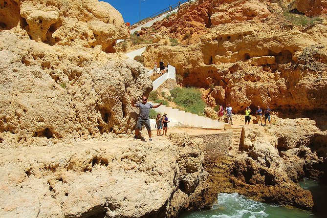 Carvoeiro and Silves Premium - Shared small group > VTours Algarve - Stop 1 Algar Seco: the Atlantic-carved pool and fossil clues