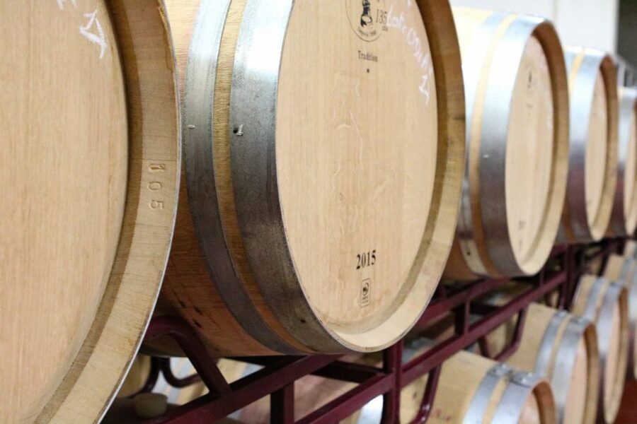 Carvoeiro/Portimão/Alvor: Wine Tour w/ Tasting, Tapas, Music - Private or shared tour, and when optional pickup is worth it