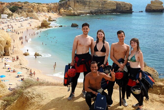 CLIFF JUMPING tour - Coasteering in Albufeira - Stop 1: Praia de São Rafael, Your First Moves With a Safety Coach