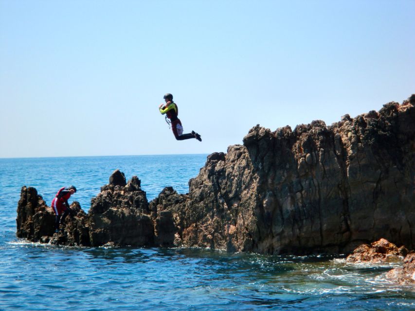 Coasteering Algarve: Cliff Jump, Swim & Climb in Sagres - Your First 2.75 Hours at Ingrina Beach: Safety, Gear, and a Real Check on Conditions