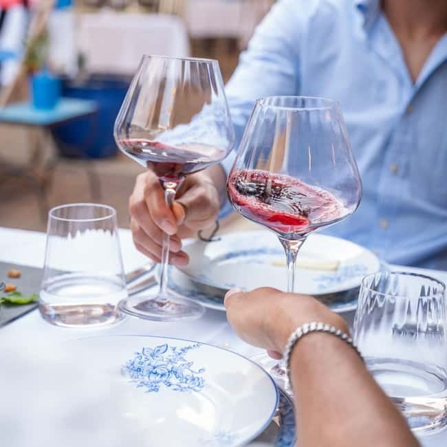 Faro City Portuguese Wine Tasting and Tapas Guided Tour - Key things that make this tour worth your time