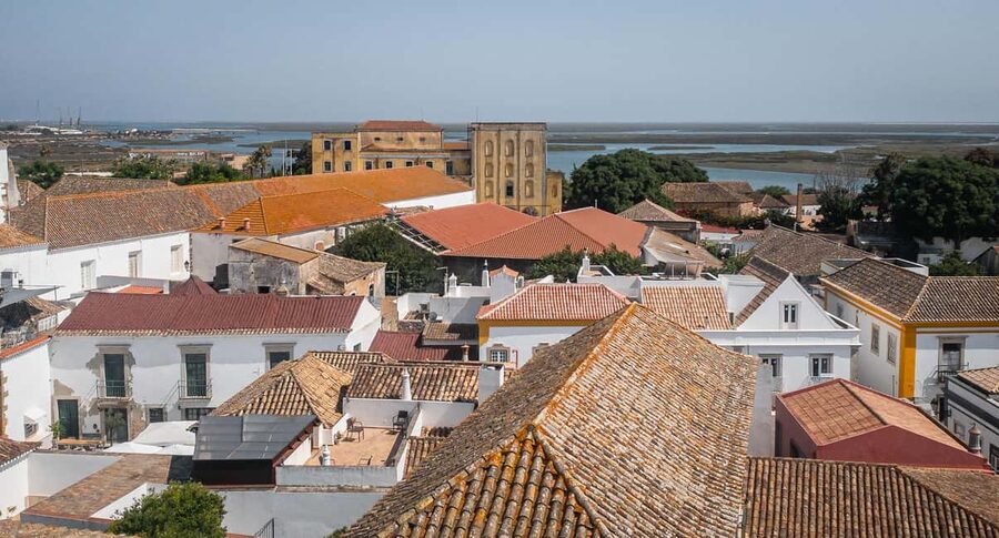 Faro: Flexible Walking Tour in Historic Center - Price and value: $8 with app guidance and real human support