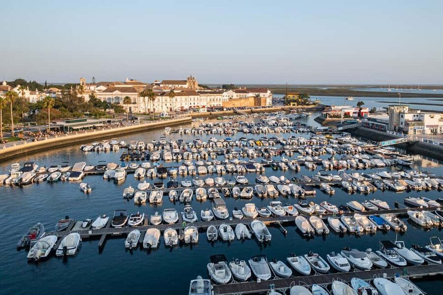 Faro: Flexible Walking Tour in Historic Center - Largo da Sé: Episcopal Palace, Town Hall, and the Cathedral complex