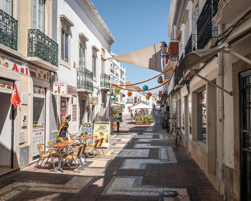 Faro: Flexible Walking Tour in Historic Center - The Old Town loop, King Afonso III Square, and the Arco do Repouso switch